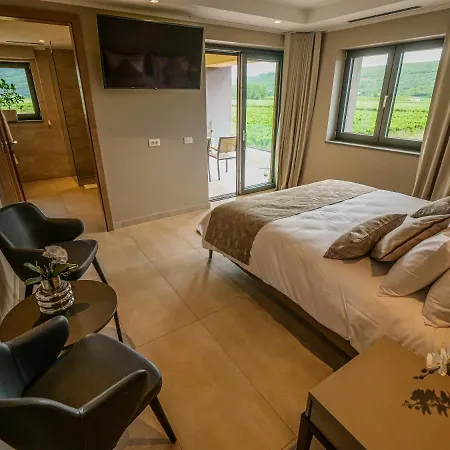 Casa Mulino - Where The Vineyards Meet The Sea Bed & Breakfast *