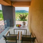 Casa Mulino - Where The Vineyards Meet The Sea Bed and Breakfast Sečovlje