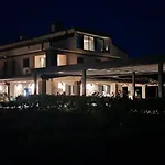 Casa Mulino - Where The Vineyards Meet The Sea Bed and Breakfast Sečovlje