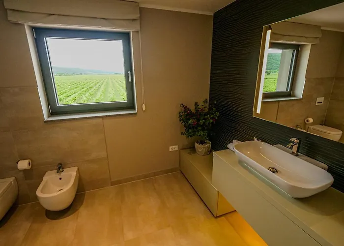 Casa Mulino - Where The Vineyards Meet The Sea Bed and Breakfast